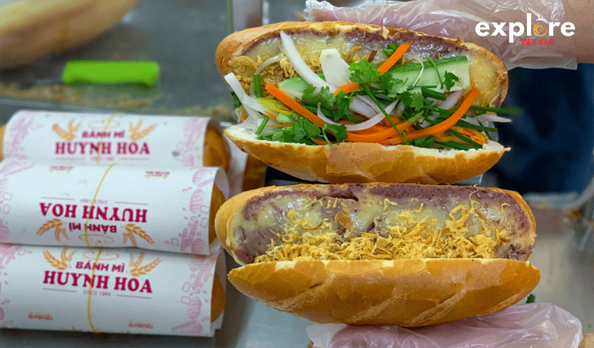 banh-mi-Vietnam-private-car